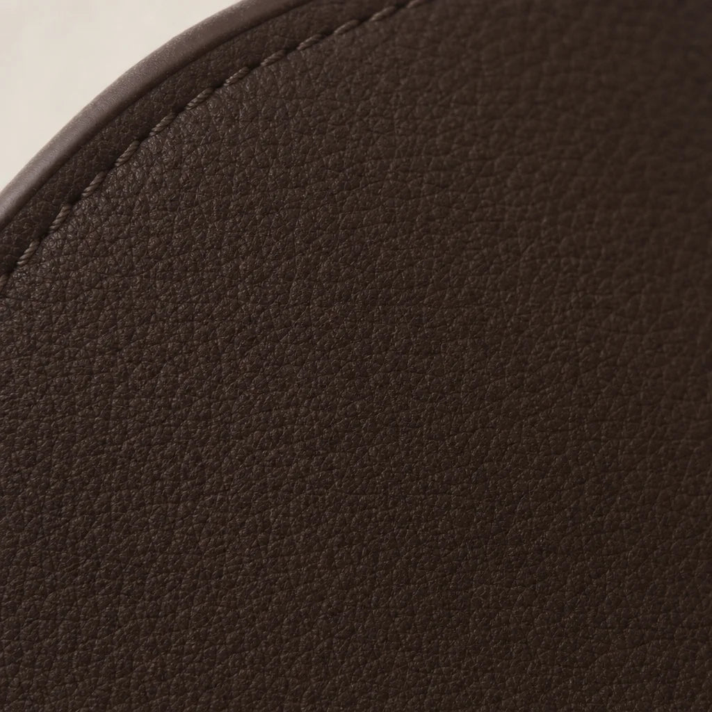 Professional fashion material macro, 1:1. Isolate the grain of the marron pleine fleur leather of th